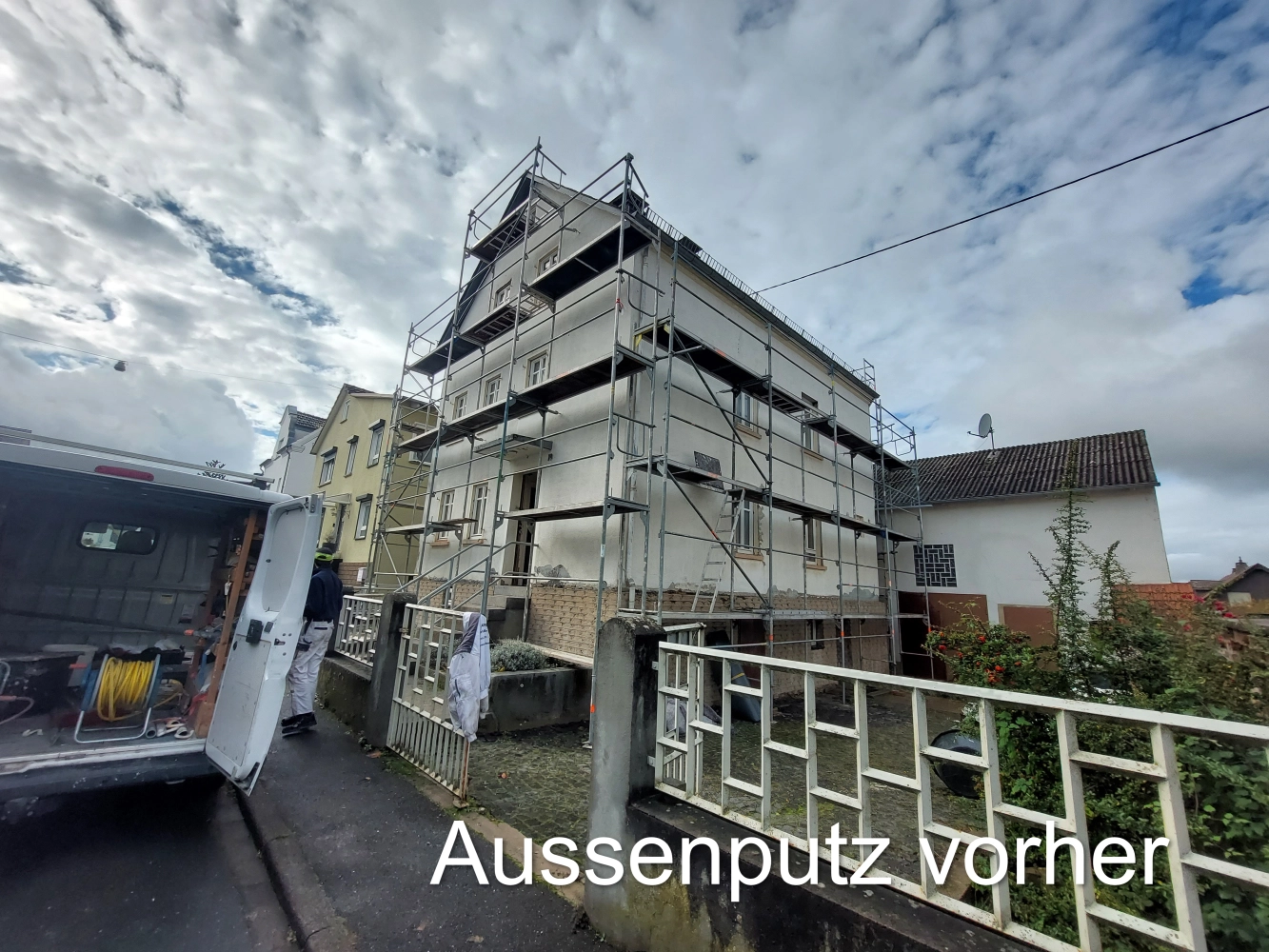 Mario Bremser Hausfassade vor dem Streichen